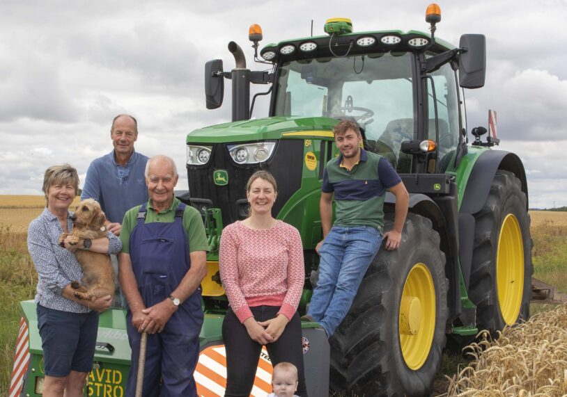 The Armstrong family, harvesting in Bardney.