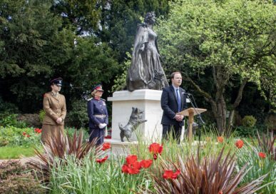 Oakham's Queen Elizabeth II statue