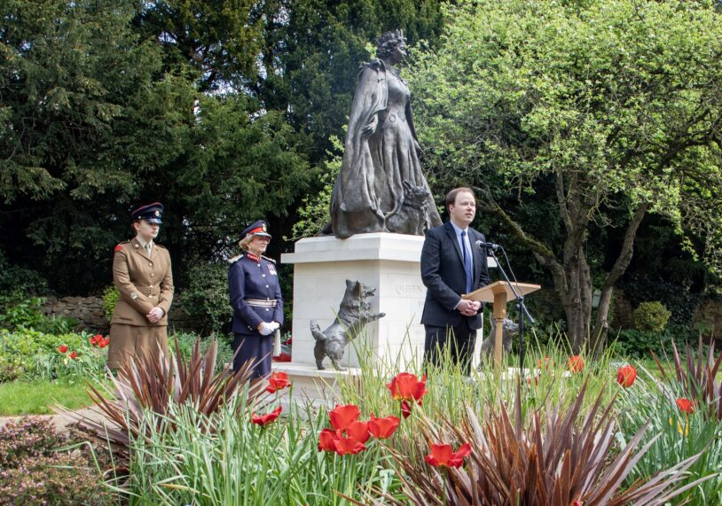 Oakham's Queen Elizabeth II statue