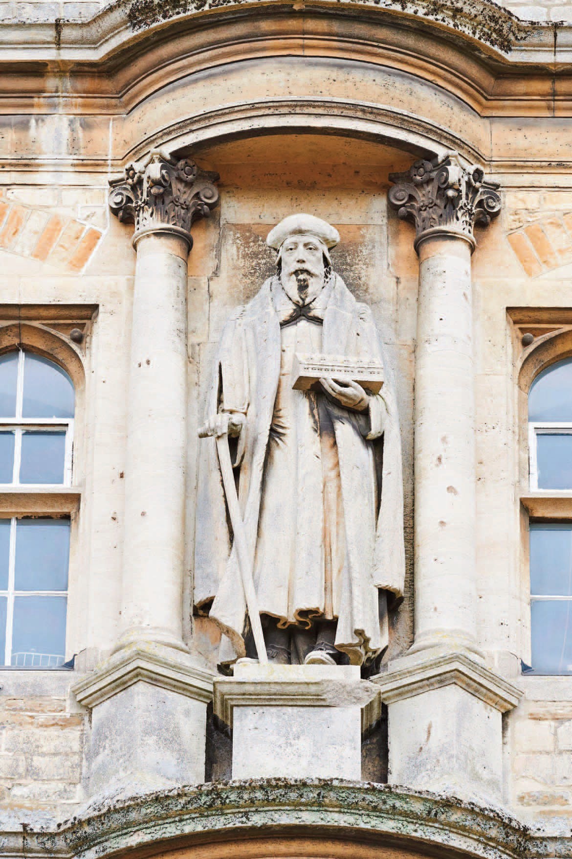 Statue of Archdeacon Robert Johnson, founder of Oakham and Uppingham schools