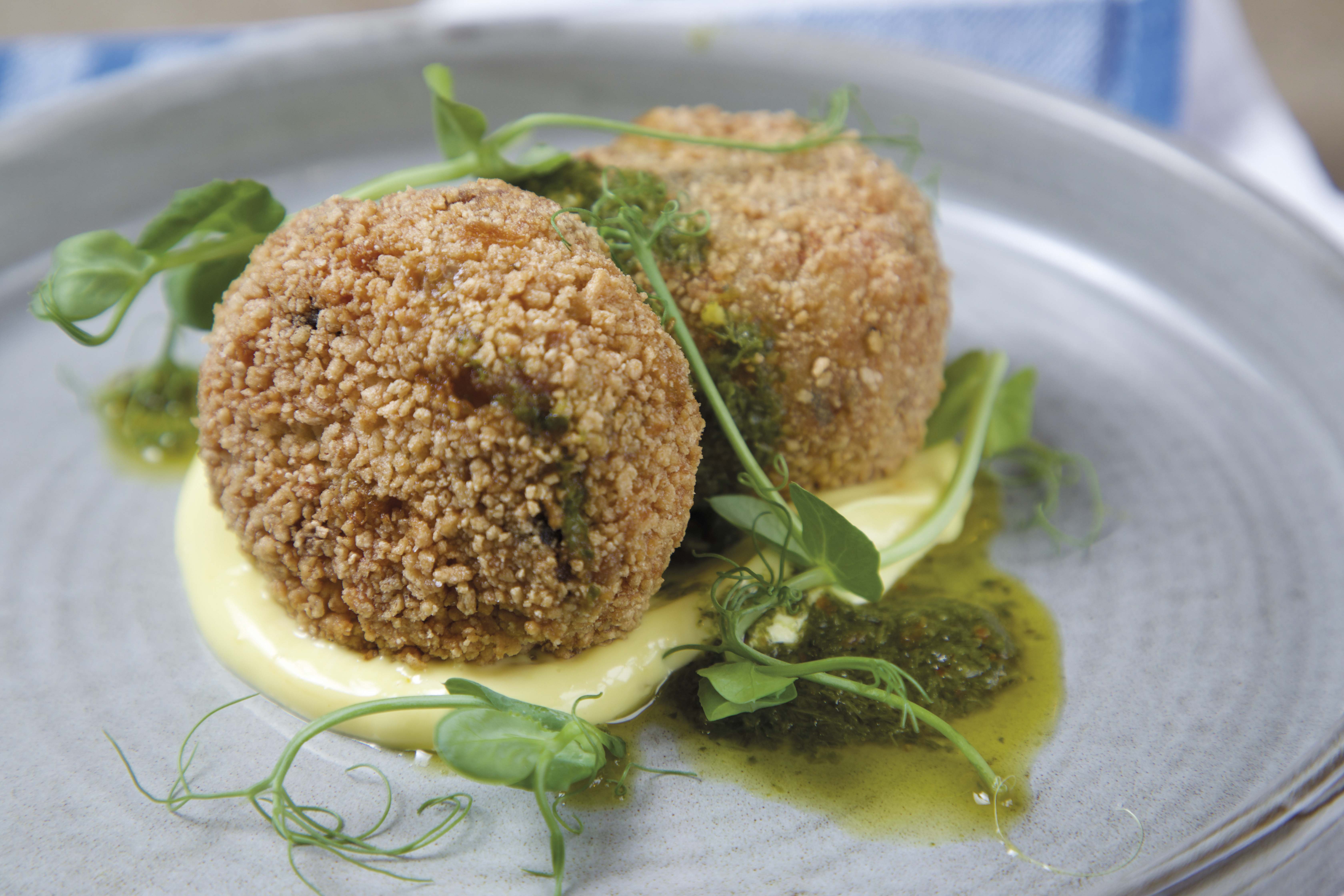 Scotch Egg starter at The White Horse.